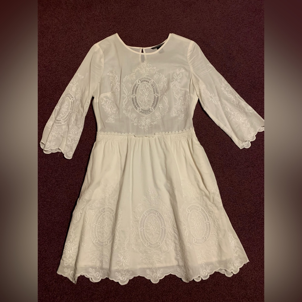 Victoria’s Secret. White lace dress. Size 6.